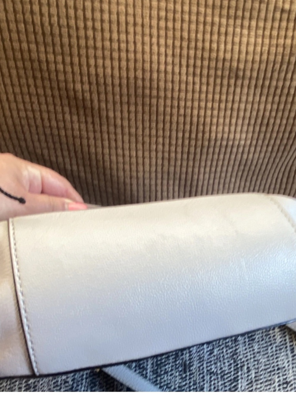 Kate Spade New York Light Gray Shoulder Bag with Tassel and Adjustable Strap - Picture 7 of 15